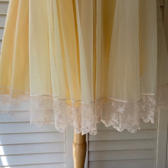 Bonwit Teller Chiffon Peignoir Set - Picture 7 of 16